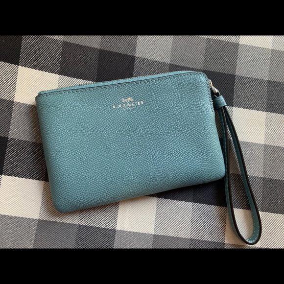 Coach Wristlet (NWT) - Picture 1 of 5